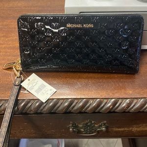 Brand new Michael Kors wristlet wallet